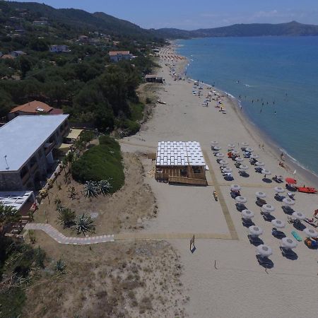 Residence Le Palme - Appartamenti Sul Mare - Spiaggia Tra Palinuro E Caprioli Pisciotta Ngoại thất bức ảnh