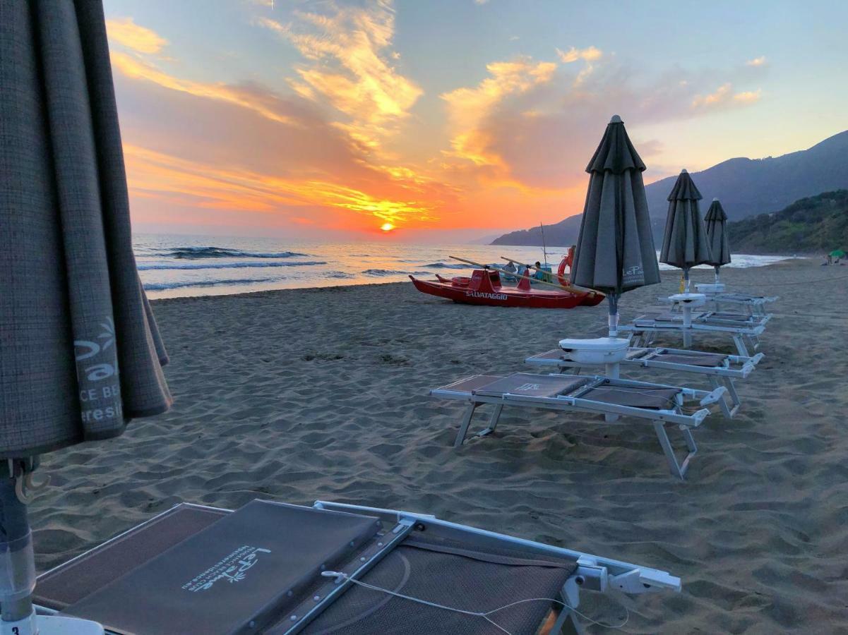Residence Le Palme - Appartamenti Sul Mare - Spiaggia Tra Palinuro E Caprioli Pisciotta Ngoại thất bức ảnh